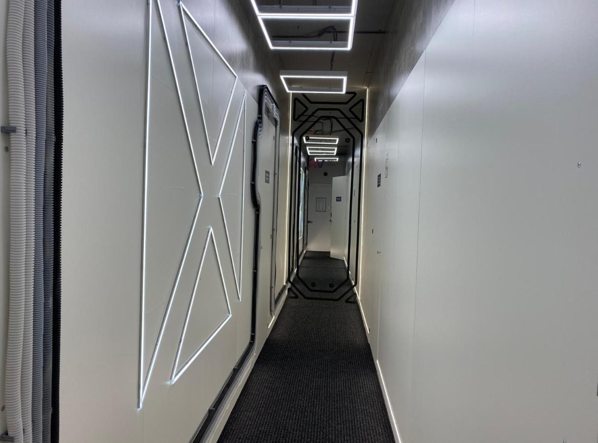 Av-1 Capsule Hotel Kiev Eksteriør bilde
