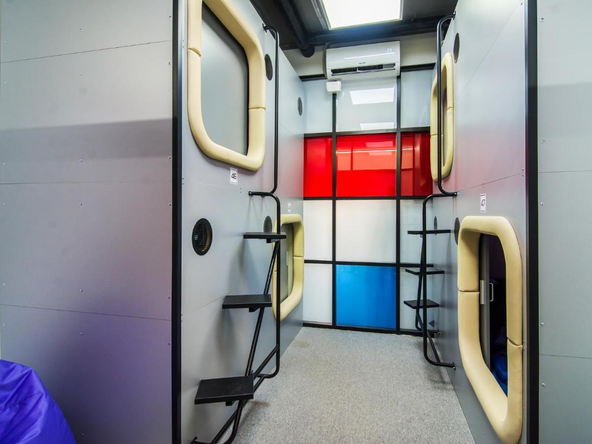 Av-1 Capsule Hotel Kiev Eksteriør bilde