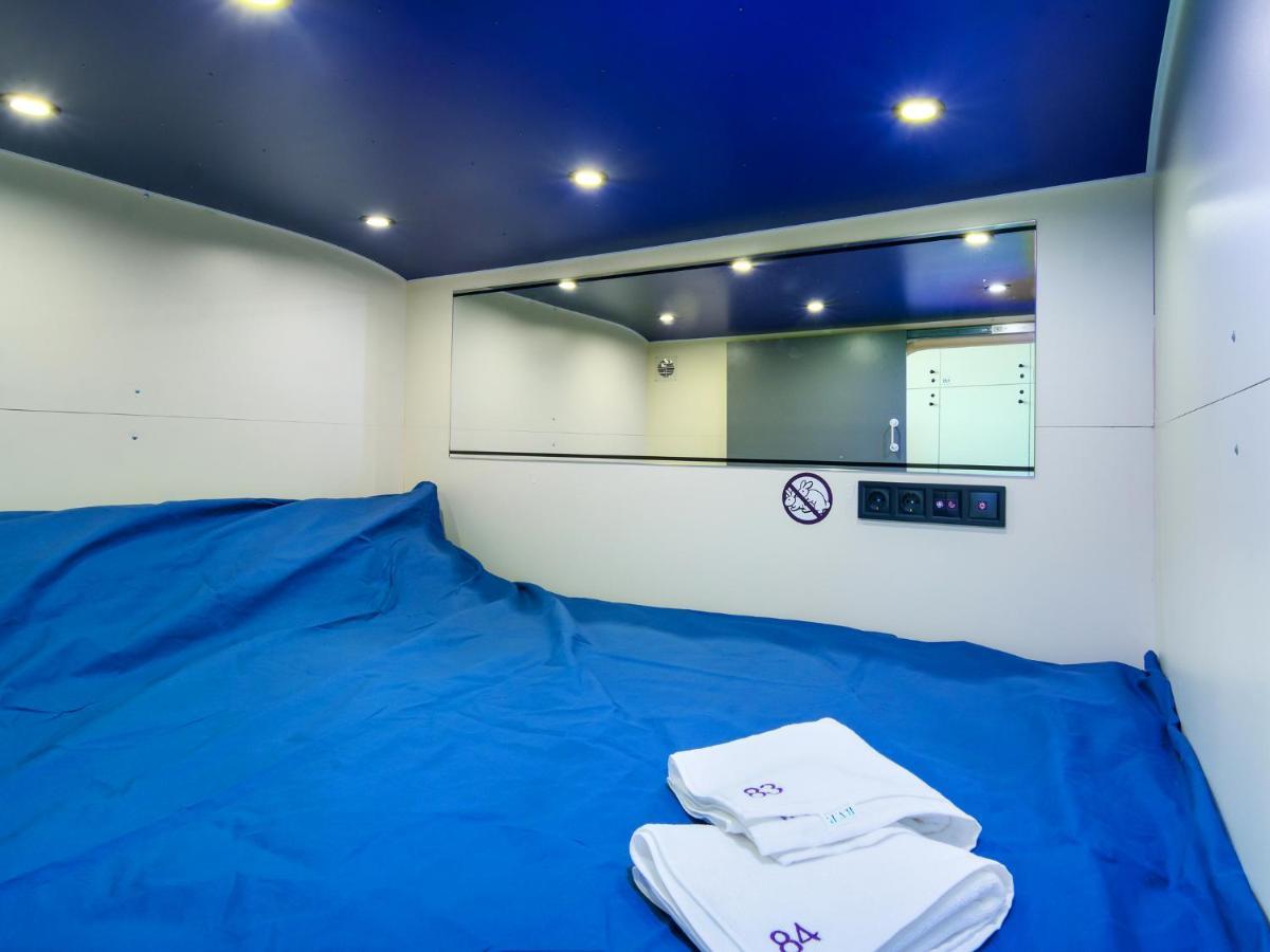 Av-1 Capsule Hotel Kiev Eksteriør bilde