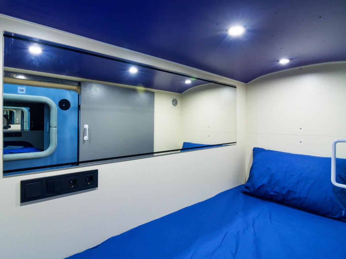 Av-1 Capsule Hotel Kiev Eksteriør bilde