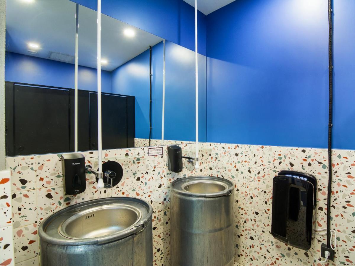 Av-1 Capsule Hotel Kiev Eksteriør bilde