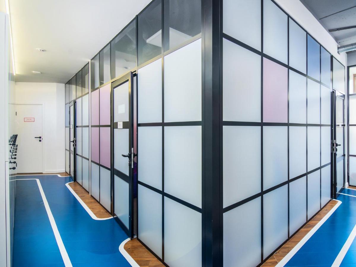 Av-1 Capsule Hotel Kiev Eksteriør bilde