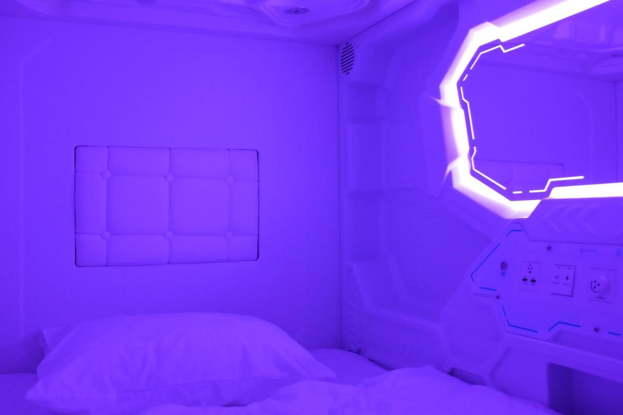 Av-1 Capsule Hotel Kiev Eksteriør bilde