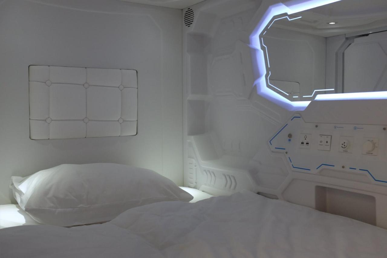 Av-1 Capsule Hotel Kiev Eksteriør bilde